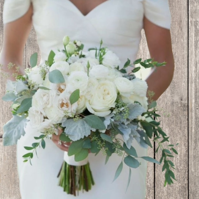 Bouquet di fiori bianchi per matrimonio