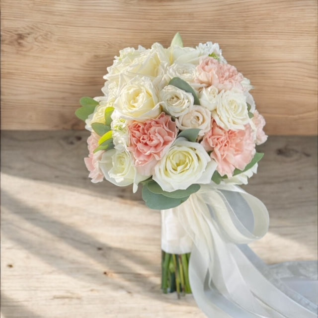 Bouquet di rose e dianthus per Matrimonio